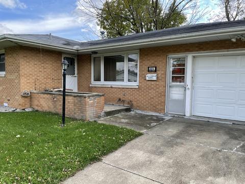 605 Broadmeadow Rd, Rantoul, IL 61866 photo 2