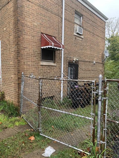 9809 S Clyde Ave, Chicago, IL 60617 photo 2