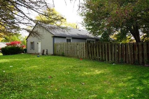 129 Circle Dr E, Montgomery, IL 60538 photo 6