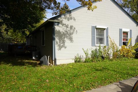 129 Circle Dr E, Montgomery, IL 60538 photo 2