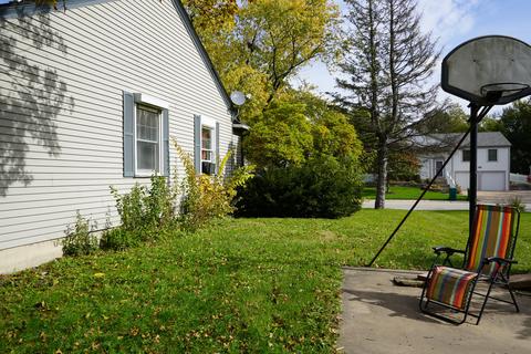 129 Circle Dr E, Montgomery, IL 60538 photo 4