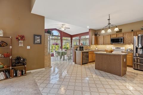 4812 Joyce Ln, Mchenry, IL 60050 photo 8
