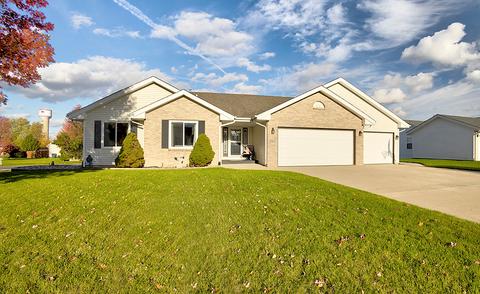 527 Autumnwolf Dr, Davis Junction, IL 61020 photo 1