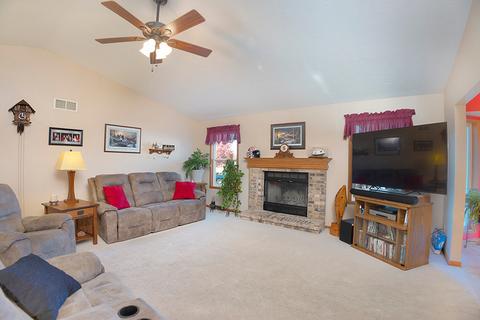527 Autumnwolf Dr, Davis Junction, IL 61020 photo 10