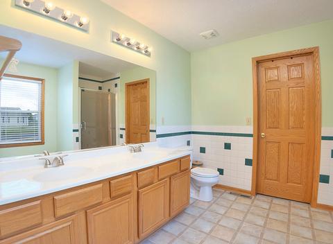 527 Autumnwolf Dr, Davis Junction, IL 61020 photo 15