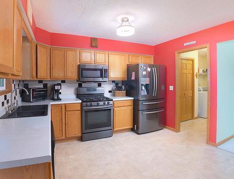 527 Autumnwolf Dr, Davis Junction, IL 61020 photo 6