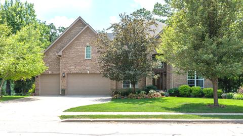 1676 Pondview Dr, Hoffman Estates, IL 60192 photo 1