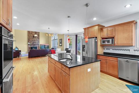 1041 S Chatham Ave, Addison, IL 60101 photo 12