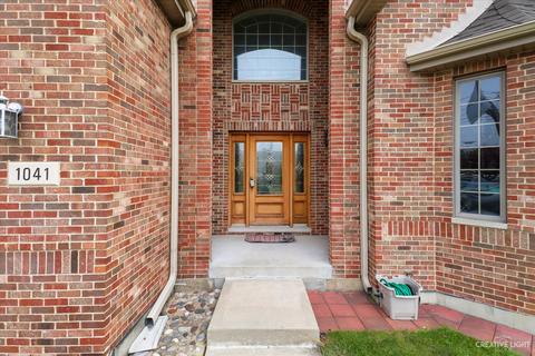 1041 S Chatham Ave, Addison, IL 60101 photo 3