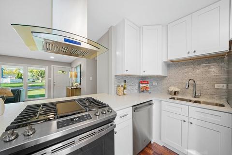 545 Olive St, Hoffman Estates, IL 60169 photo 17