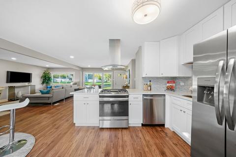 545 Olive St, Hoffman Estates, IL 60169 photo 18
