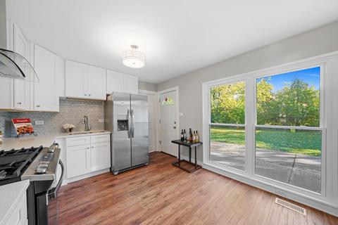 545 Olive St, Hoffman Estates, IL 60169 photo 15