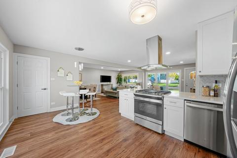 545 Olive St, Hoffman Estates, IL 60169 photo 19