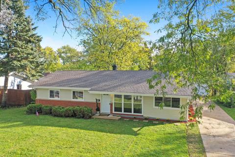 545 Olive St, Hoffman Estates, IL 60169 photo 2