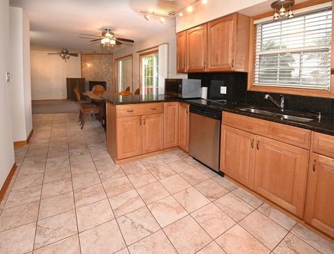 7623 Arlene Ave, Willowbrook, IL 60527 photo 3