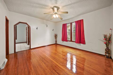 13833 Forest Ave, Dolton, IL 60419 photo 9