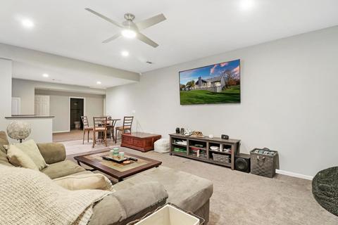 2111 N Pebble Dr, Mchenry, IL 60051 photo 23