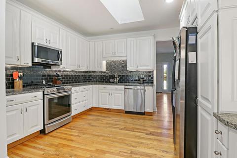 2111 N Pebble Dr, Mchenry, IL 60051 photo 11