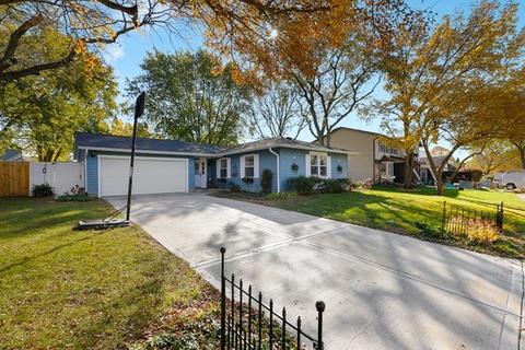 1095 Willow Ct, Aurora, IL 60504 photo 1