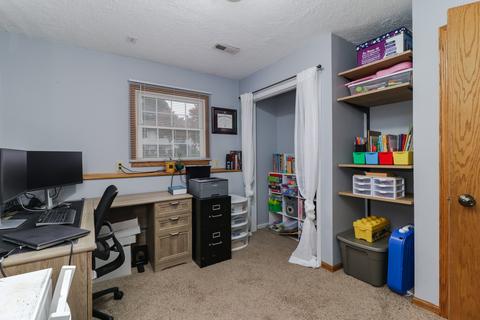 2104 Pacific Ave, Bloomington, IL 61701 photo 17