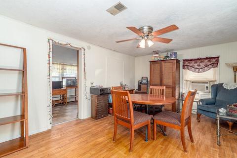 706 E Benton St, Morris, IL 60450 photo 3
