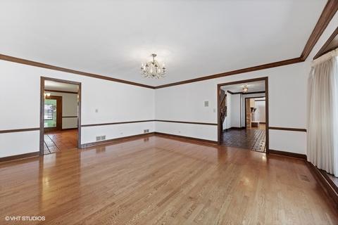 8633 Heather Dr, Burr Ridge, IL 60527 photo 5