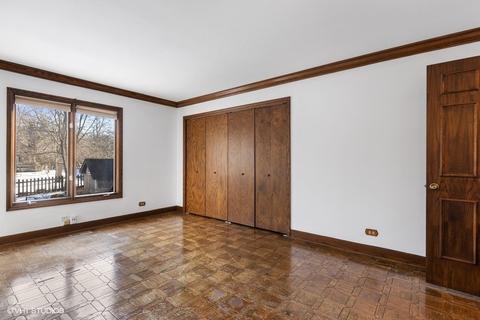 8633 Heather Dr, Burr Ridge, IL 60527 photo 11