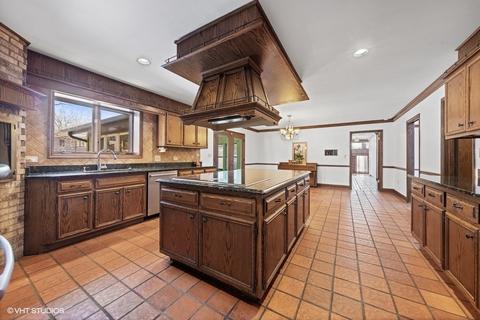 8633 Heather Dr, Burr Ridge, IL 60527 photo 16