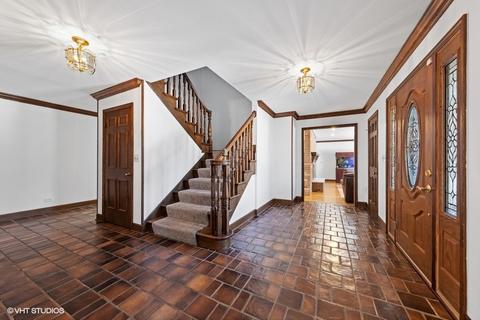 8633 Heather Dr, Burr Ridge, IL 60527 photo 3
