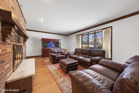 8633 Heather Dr, Burr Ridge, IL 60527 photo 6