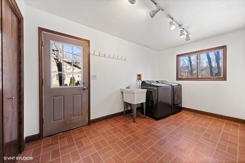 8633 Heather Dr, Burr Ridge, IL 60527 photo 17