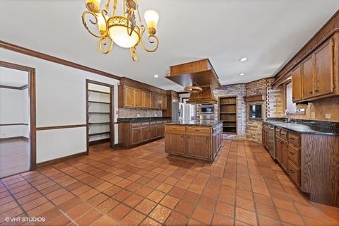 8633 Heather Dr, Burr Ridge, IL 60527 photo 14