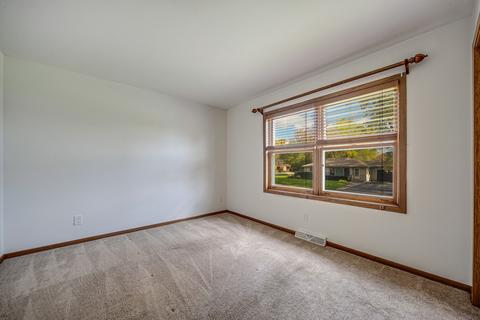 4307 N Dennis Blvd, Mchenry, IL 60051 photo 18