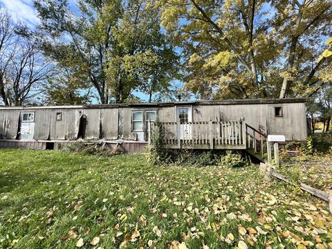 502 E Julia St, Clinton, IL 61727 photo 2