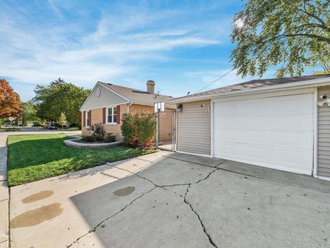 300 Rush St, Roselle, IL 60172 photo 21