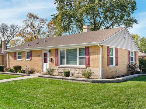 300 Rush St, Roselle, IL 60172 photo 2