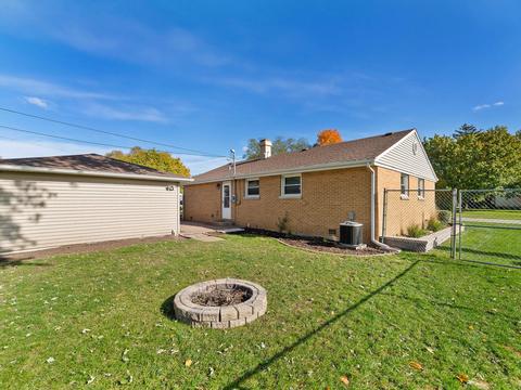 300 Rush St, Roselle, IL 60172 photo 16