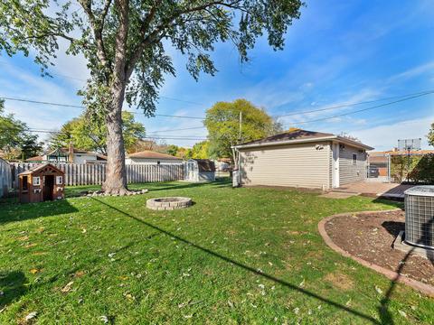 300 Rush St, Roselle, IL 60172 photo 17