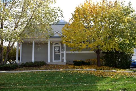 1001 Reserve Dr, Elgin, IL 60124 photo 2