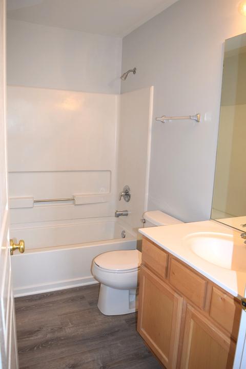 1001 Reserve Dr, Elgin, IL 60124 photo 15