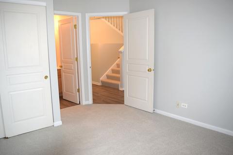 1001 Reserve Dr, Elgin, IL 60124 photo 13