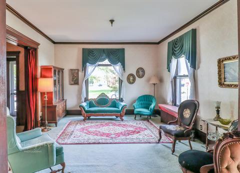 153 S Chapel St, Elgin, IL 60120 photo 4