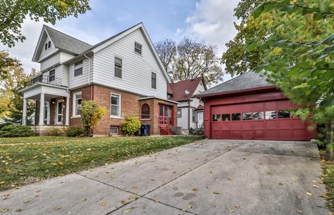 153 S Chapel St, Elgin, IL 60120 photo 3