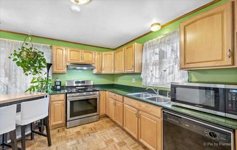 1171 Hunter Dr, Elgin, IL 60123 photo 9