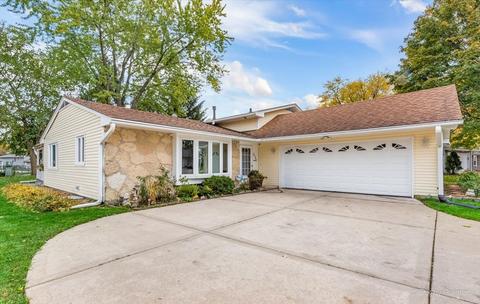 1171 Hunter Dr, Elgin, IL 60123 photo 2