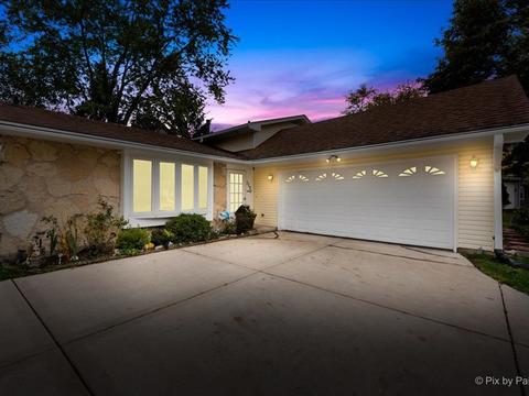 1171 Hunter Dr, Elgin, IL 60123 photo 1