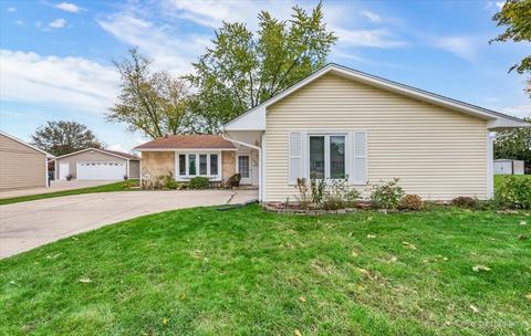 1171 Hunter Dr, Elgin, IL 60123 photo 4