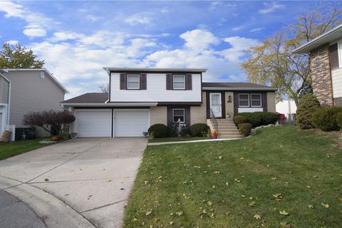 1670 W Bayside Ct, Hoffman Estates, IL 60192 photo 1