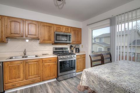 1670 W Bayside Ct, Hoffman Estates, IL 60192 photo 8