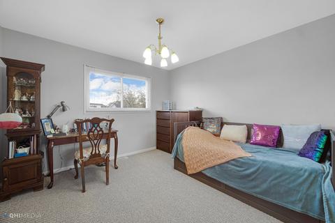 9394 Hamlin Ave, Des Plaines, IL 60016 photo 9